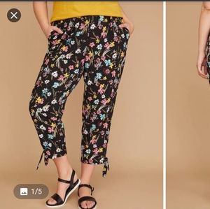 Lane Bryant floral capris 14/16 w/ties at hem